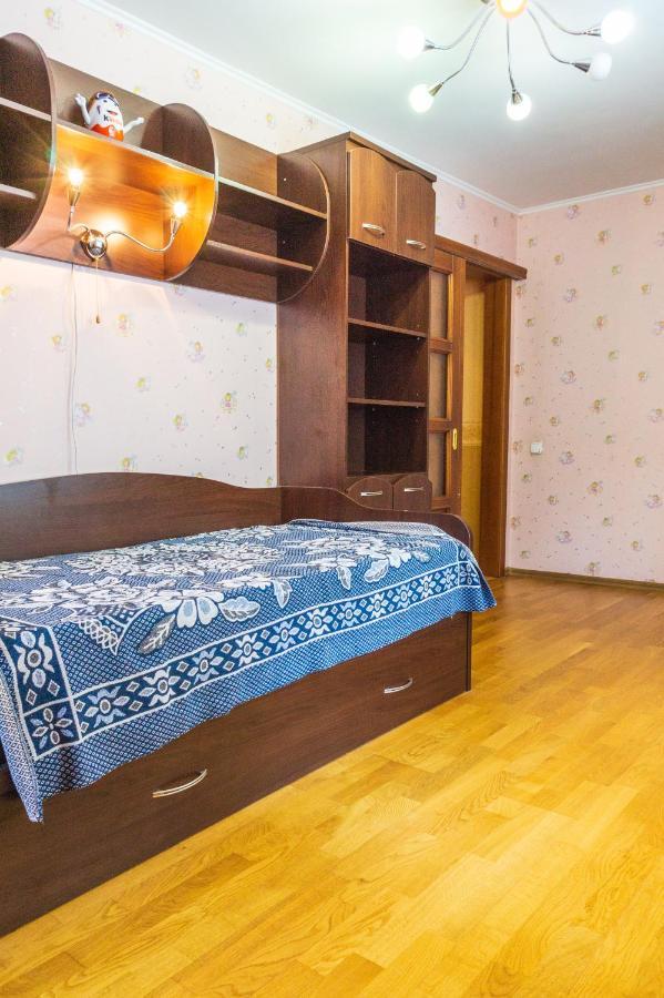 Apartmán Rybalskaya 8 Kyjev Exteriér fotografie